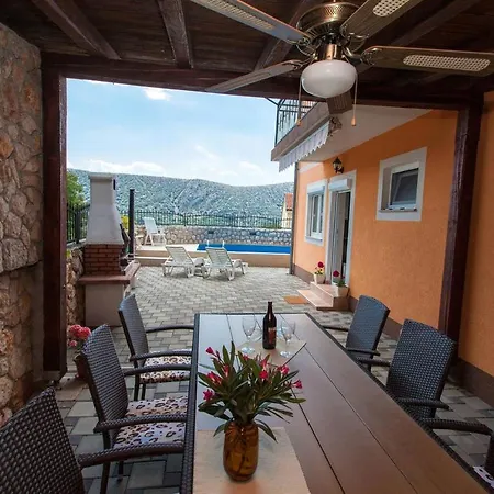 Spacious Kostelj In Unique Location Вилла
