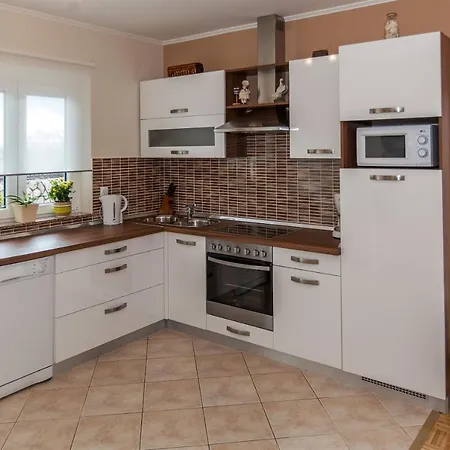 Spacious Kostelj In Unique Location * Цриквеница