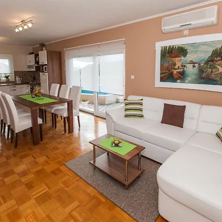 Spacious Kostelj In Unique Location Вилла