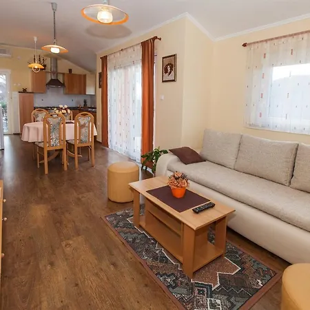 Spacious Kostelj In Unique Location Цриквеница