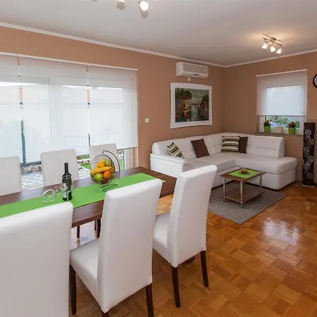 Вилла Spacious Kostelj In Unique Location